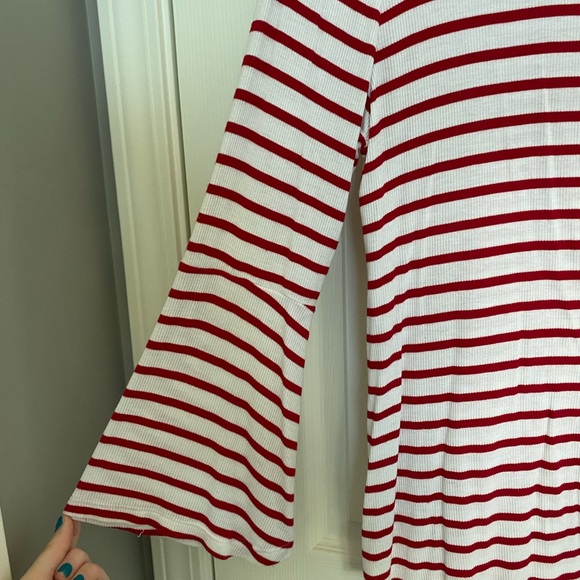 CUTE Old Navy Sweater!! - Picture 2 of 6